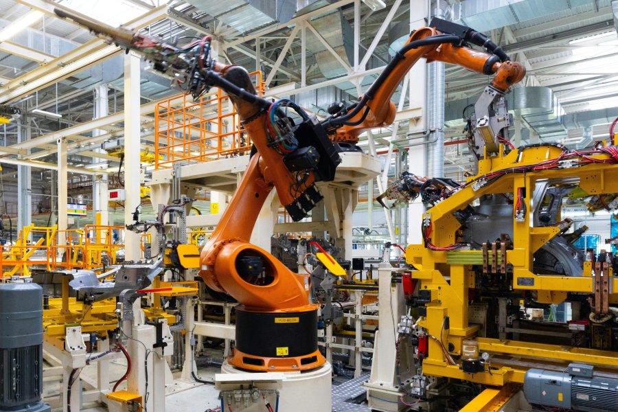 Industrieroboter in automatisierter Fertigung